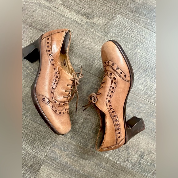 Earth Shoes - Earth Brown Leather Lace-Up Mules